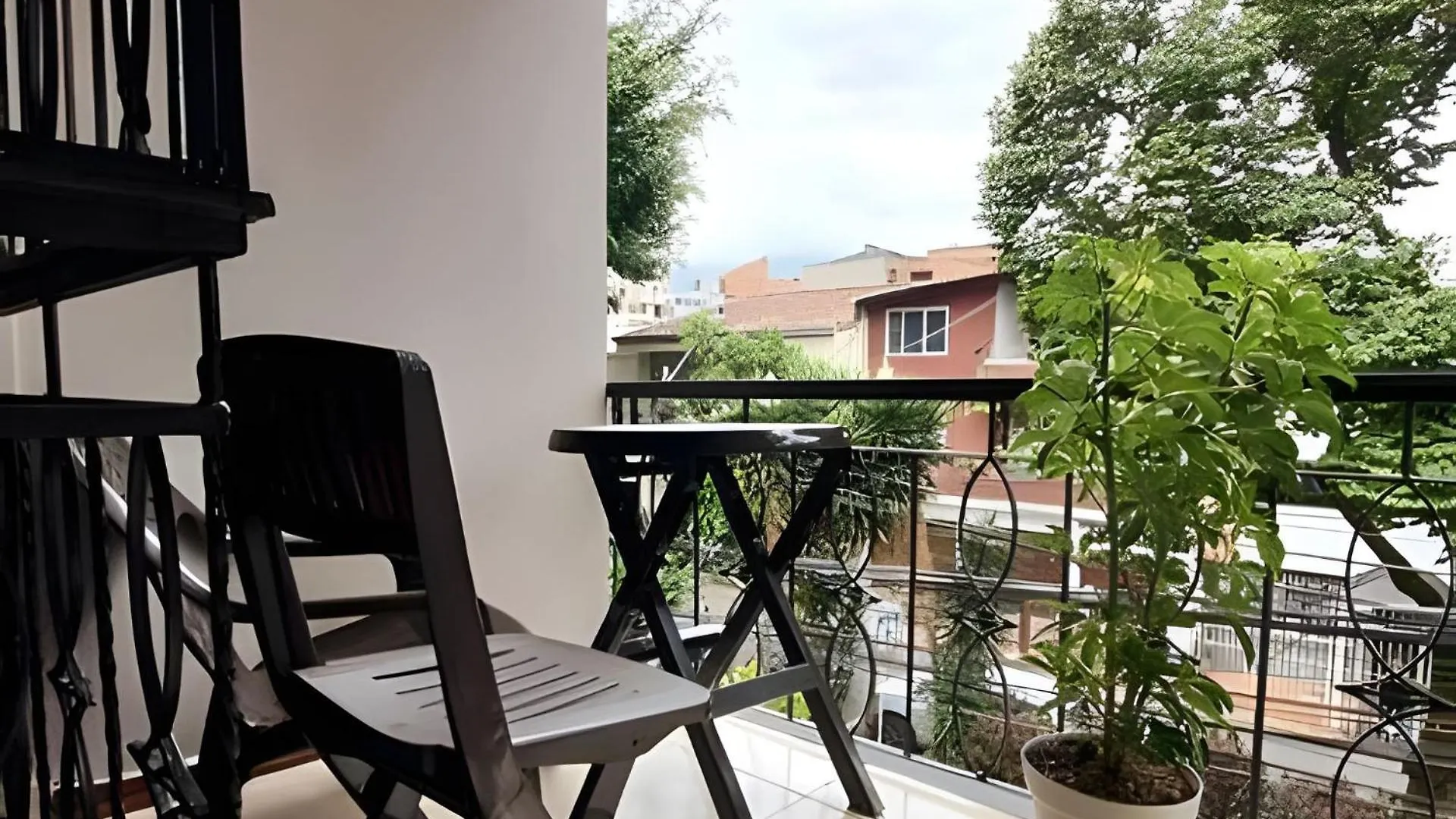 Apartamentos Urban Host En La 70 Medellin 0*,